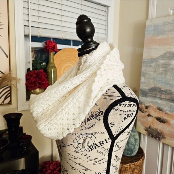 New Aerospostal Crochet Acrylic Stylish Infinity Scarf - Picture 7 of 14